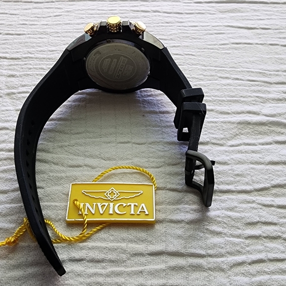 Invicta Chronograph Watch - Black and Gold - Picture 5 of 6